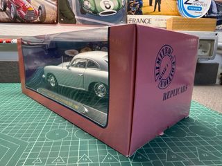 Maqueta Porsche 356B Customized 1:18