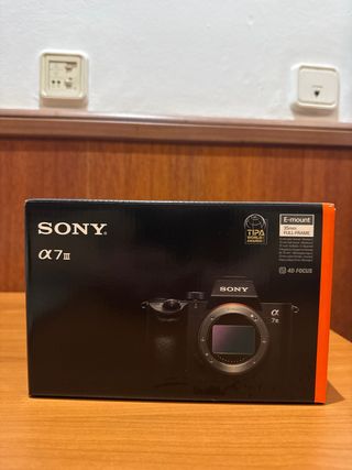 Cámara Sony Alpha 7 III sin estrenar