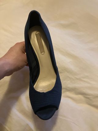Zapato tacón azul Zara