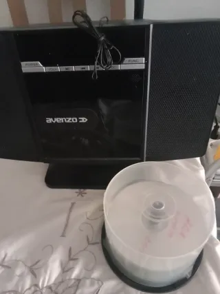 Radio CD Avenzo USB, SD, Aux - Negro