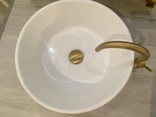 2 Sillones co. Plataforma para pedicura.