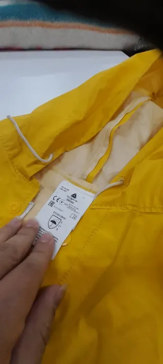 Chubasquero Amarillo Glovo