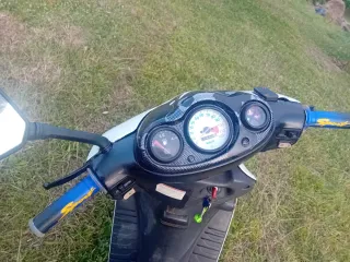Scooter Suzuki