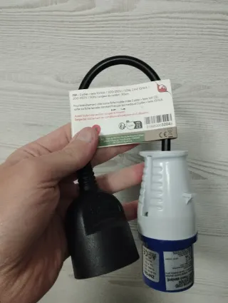 Adaptador caravana 2 polos 10/16A