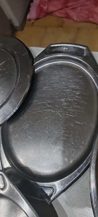 Set di vassoi/recipienti