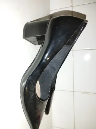 Zapatos de tacón Zara negros talla 39