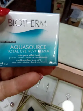 Biotherm Aquasource Total Eye Revitalizer