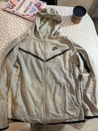 Sudadera Nike Tech Gris
