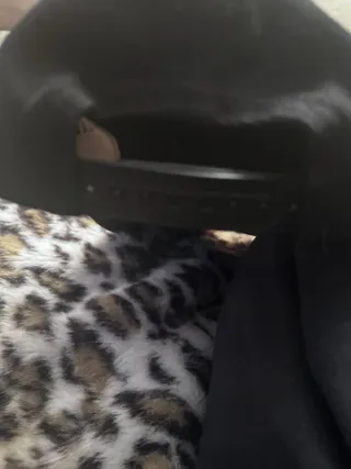 Cappello Versace Jeans Couture nero e oro