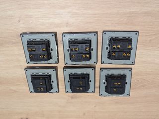 Pack 6 Interruptores Conmutados Negro Piano