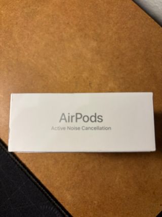 Apple AirPods 4 ANC