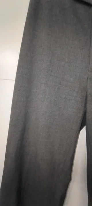 Pantalones de vestir Stradivarius grises