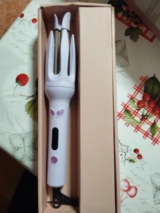 Rizador de pelo automático lila y plateado