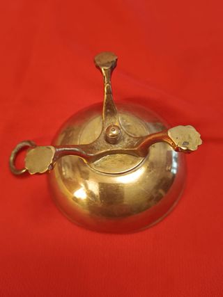 Pebetero de metal macizo con asa