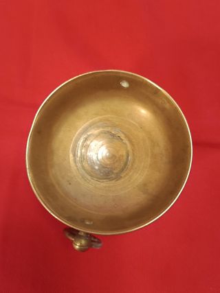 Pebetero de metal macizo con asa