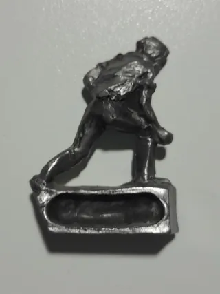 Statuina giocatore di bocce