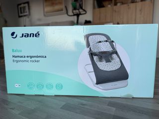 Hamaca Baluu ergonómica verde menta de Jané