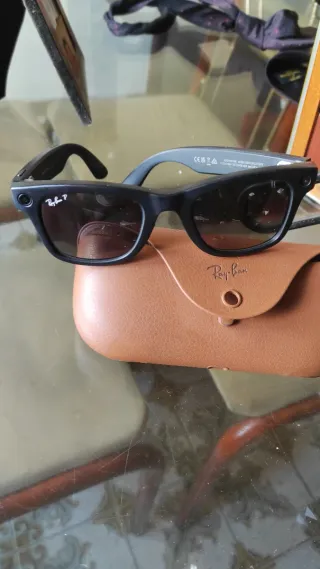 Gafas Ray-Ban Negras con Funda Marrón