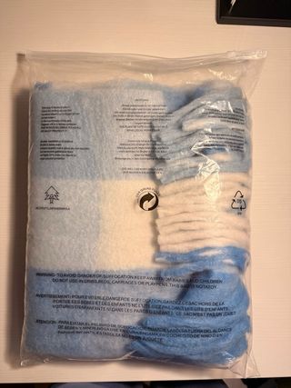 Sciarpa Acne Studios a quadri azzurra