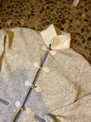 Jersey cardigan retro blanco y gris