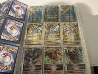 Álbum Pokémon con 700 cartas especiales