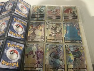 Álbum Pokémon con 700 cartas especiales