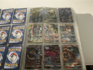 Álbum Pokémon con 700 cartas especiales