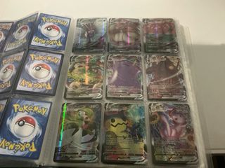 Álbum Pokémon con 700 cartas especiales