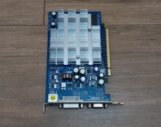 Placa Gráfica Sparkle Geforce 6600LE 256MB