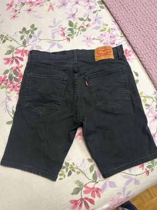 Levi's Vaqueros Negros Cortos