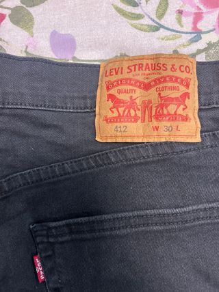 Levi's Vaqueros Negros Cortos