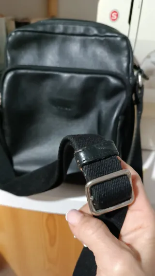 Bolso bandolera negro piel