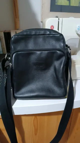 Bolso bandolera negro piel
