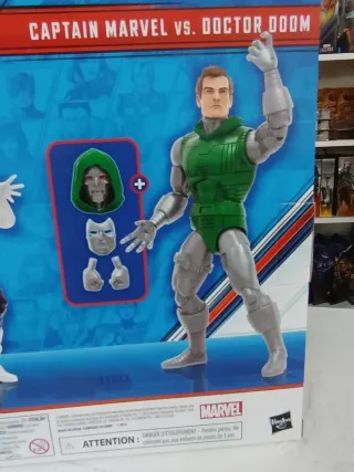 Marvel Legends Capitán Marvel vs Dr. Doom