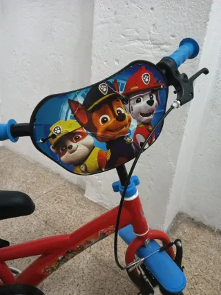 Bicicleta infantil Paw Patrol roja