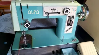 Máquina de coser Alfa Automática