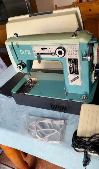 Máquina de coser Alfa Automática