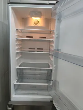 Nevera Beko Inox 200x60cm Clase A+ con garantia