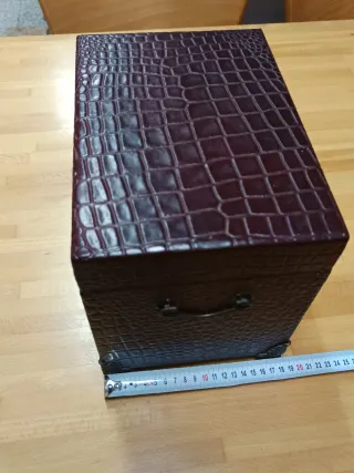 Baúl pequeño de piel con cajón