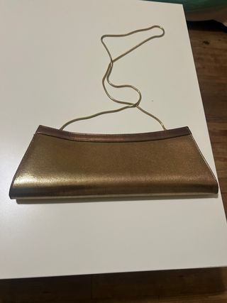 Bolso de fiesta dorado con cadena