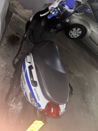 Yamaha Neos 49cc Scooter