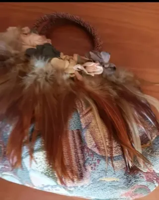 ⭐ Bolso de fiesta con plumas y flores