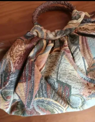 ⭐ Bolso de fiesta con plumas y flores