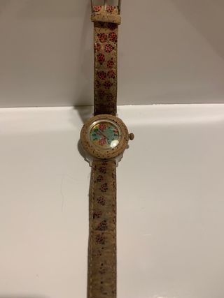 Orologio vintage in sughero con coccinelle