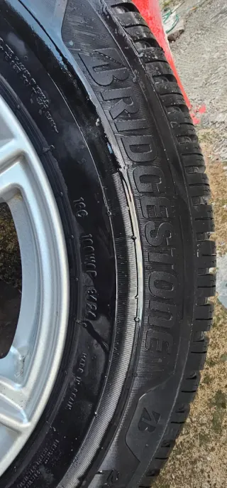 Llantas Mercedes GLC 2018 235-65-17 108V Bridgesto