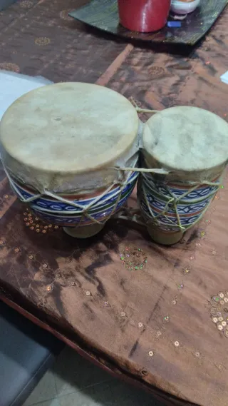 Timbales de mano decorados