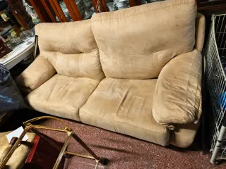 Sofás de tela beige y verde azulado