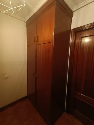 Regalo Armario de madera marrón