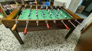 Futbolín de madera