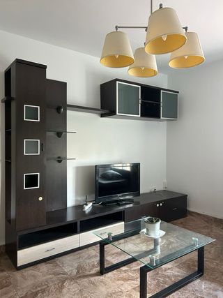 Muebles, mesas, armario..